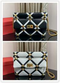 Picture of Valentino Handbags _SKUfw119534832fw